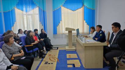 Сегодня, 05 ноября 2025 года, в КГП на ПХВ «Поликлиника г. Сатпаев» прошла совместная встреча с представителями прокуратуры и акимата. (2)